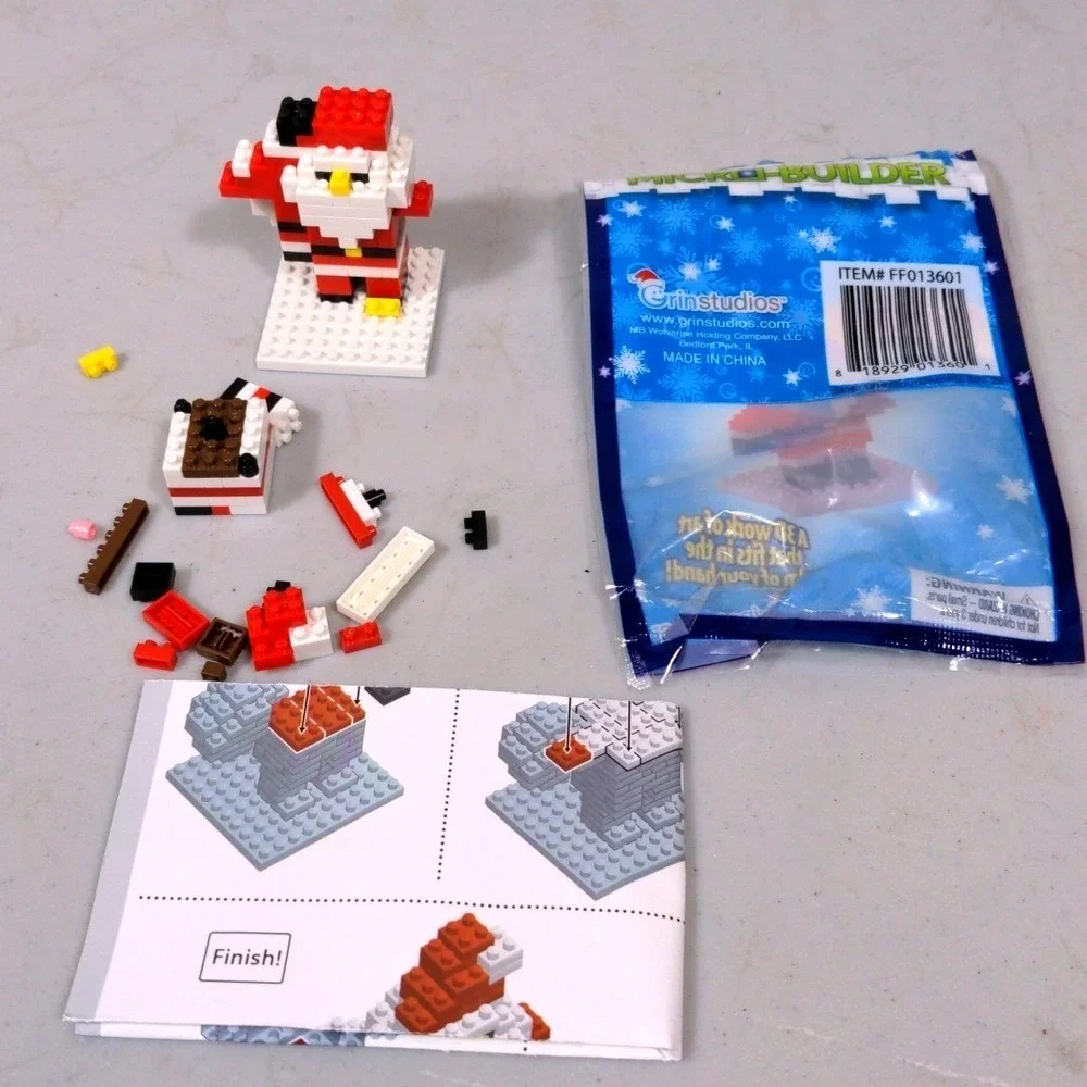 Grinstudios Santa Micro-Builder 119 Pcs‎ Christmas Building Blocks Set FF013601